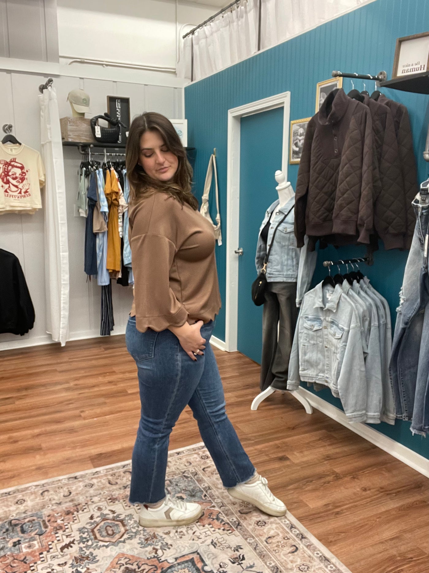 Josie Scallop Edge 3/4 Sleeve Top