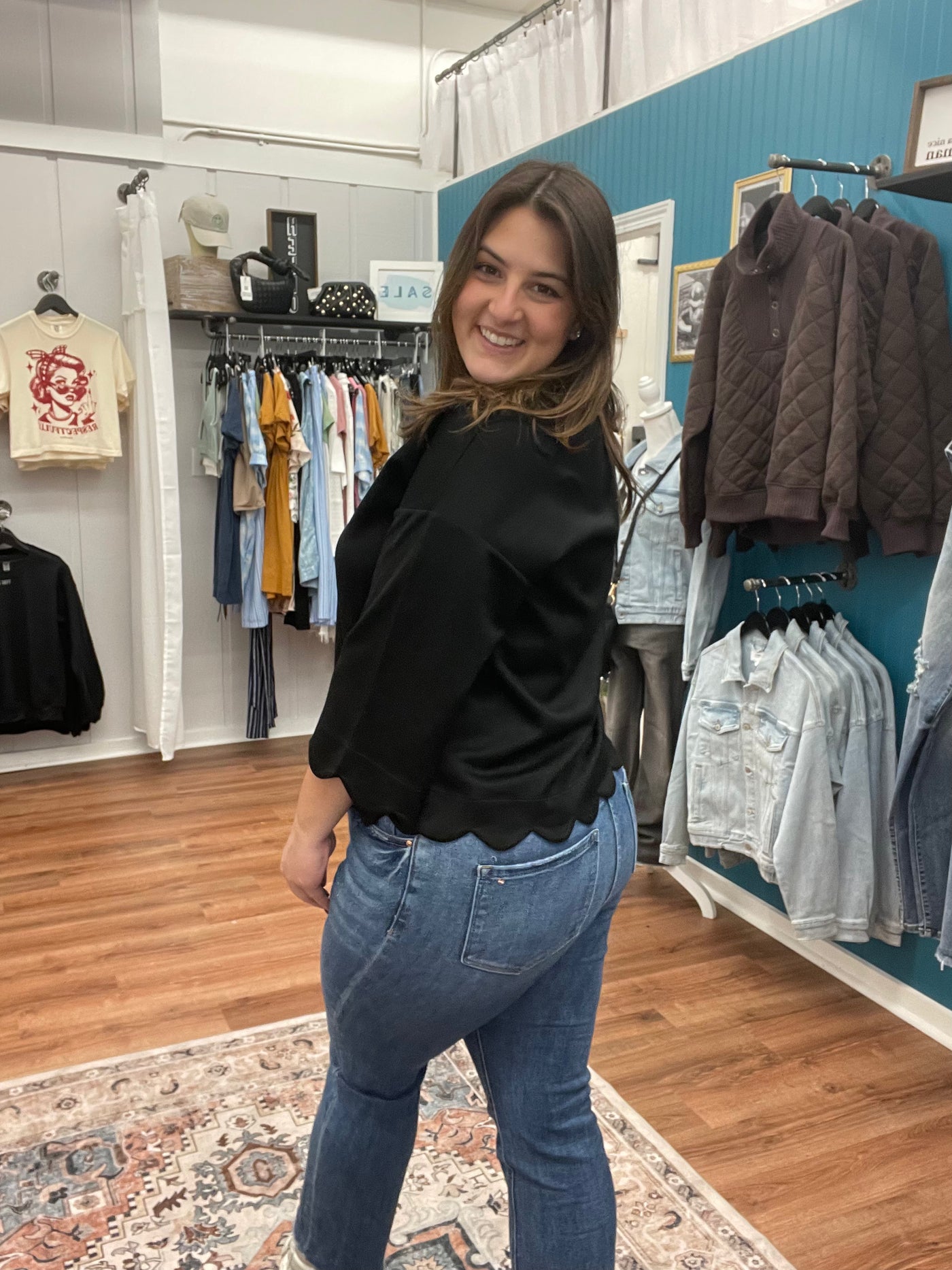 Josie Scallop Edge 3/4 Sleeve Top